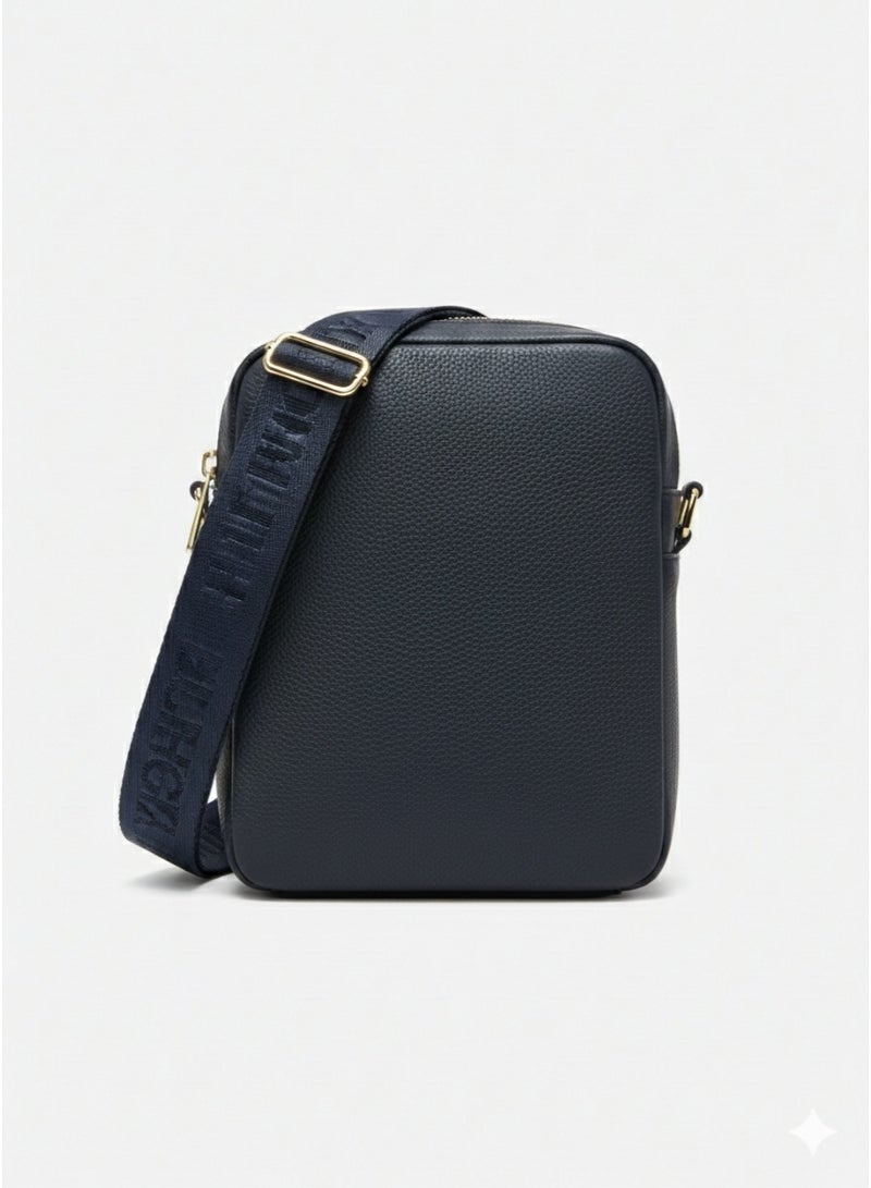 Hilfiger Denim Tommy Hilfiger Men’s Elevated Pebble Grain Crossbody Reporter Bag - Navy - Image 2